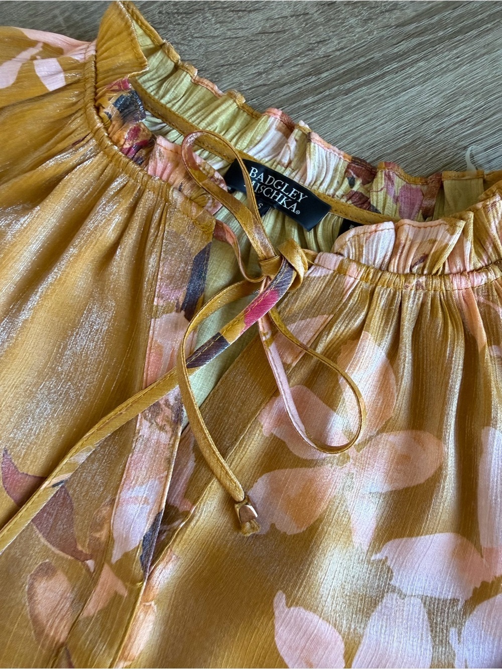 Badgley Mischka Mustard Floral Tie Ruffle Neck Peasant Blouse Size Small - Picture 13 of 15